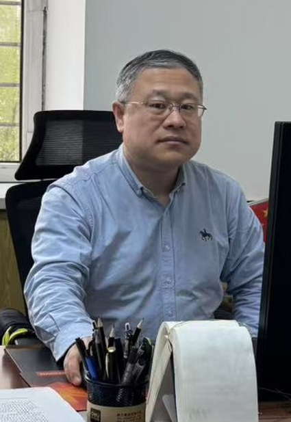 经韬头像封面.png